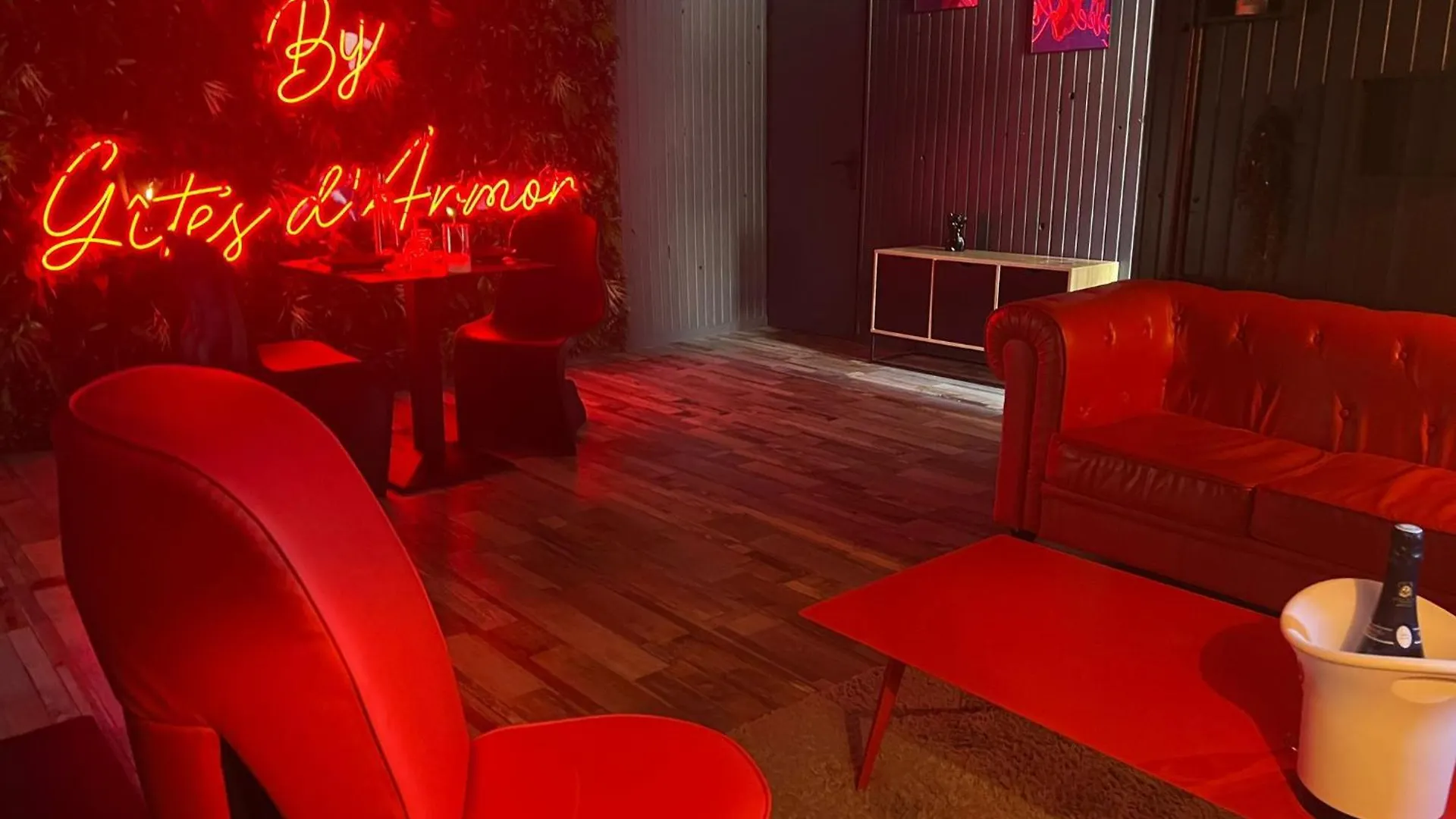 Loveroom Avec Spa Privatif Plelo Отель для свиданий
